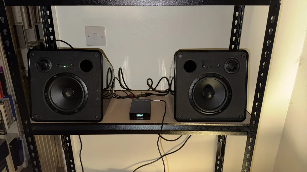 Pair of SONOSAX ADN-2AL loudspeakers with an SX-M2D2